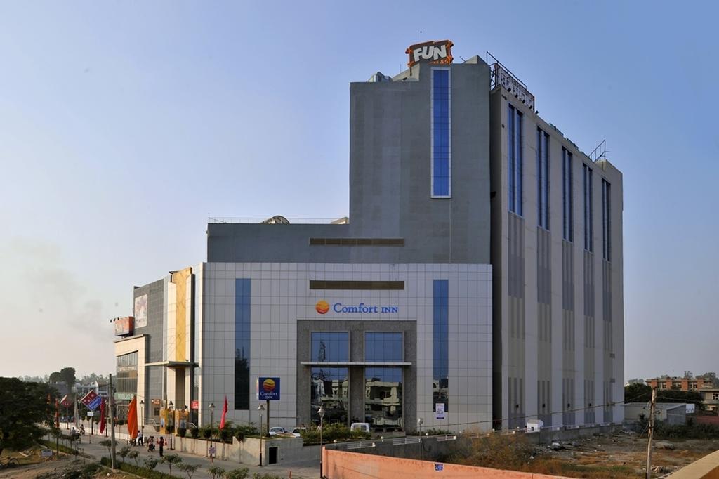 Comfort Inn Tulip Heights Bathinda Exterior foto